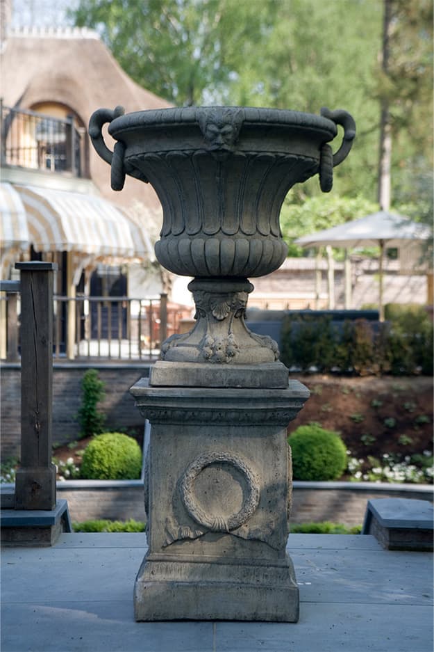 Beringhem B.V. plantenbak