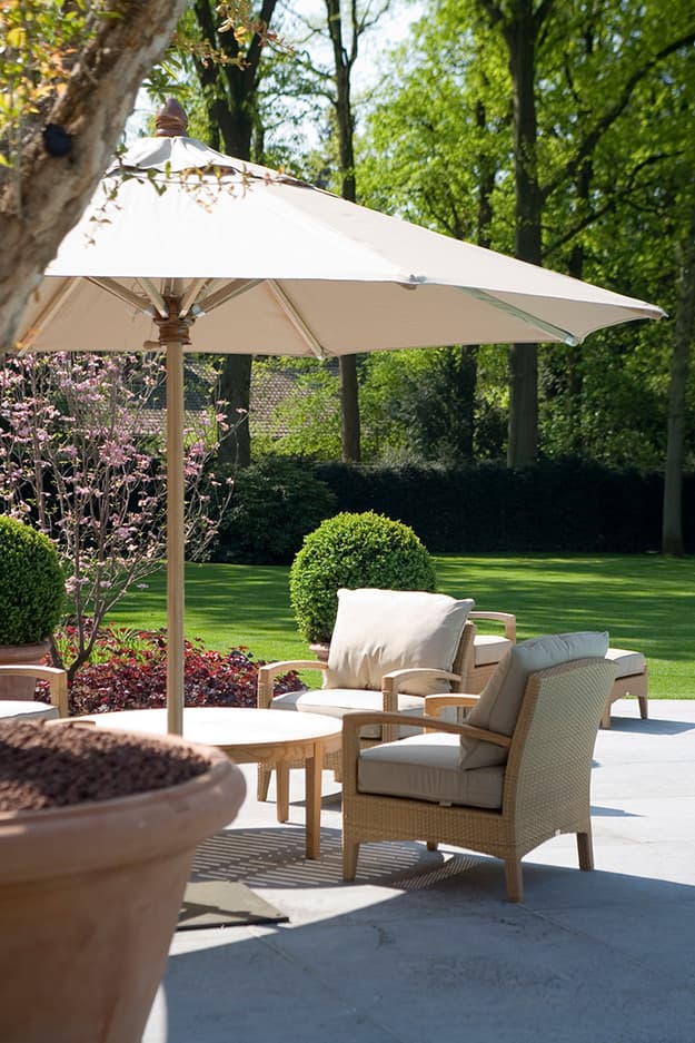 Beringhem B.V. - terras